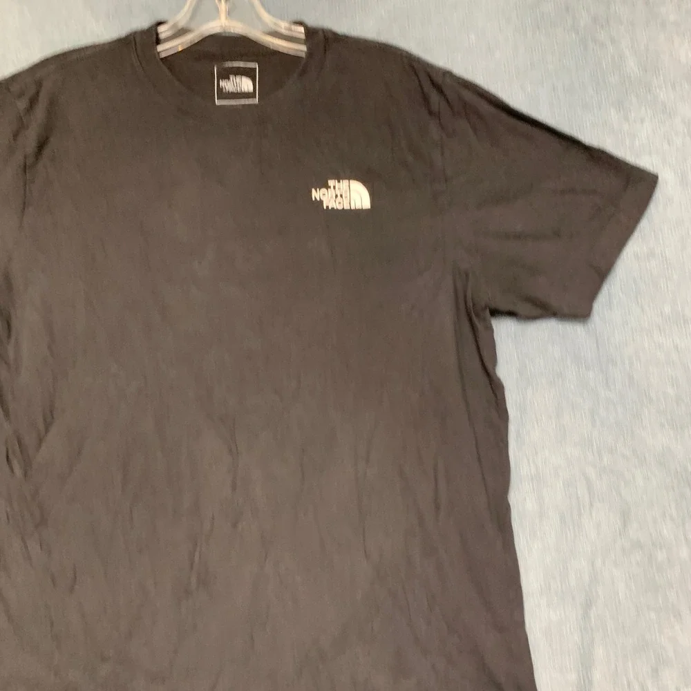 The North Face T Shirt Mens Medium Black Graphic Print Short Sleeve Pullover